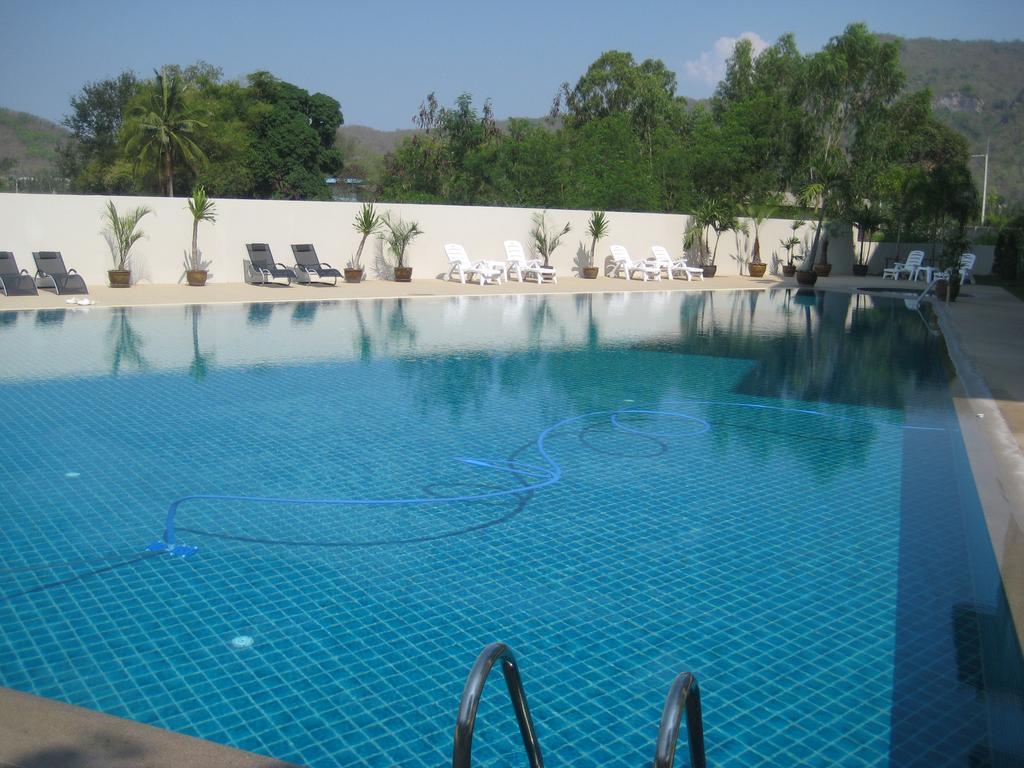 Tai-Pan Resort And Condominium Hua Hin Exterior photo