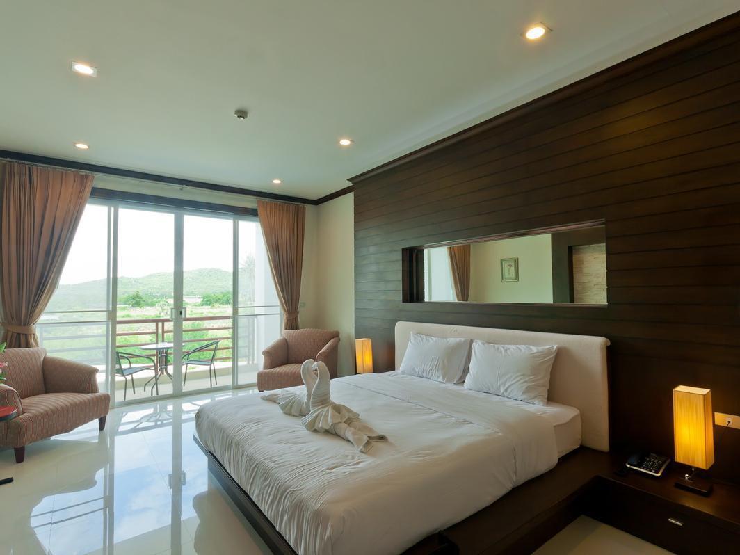 Tai-Pan Resort And Condominium Hua Hin Exterior photo